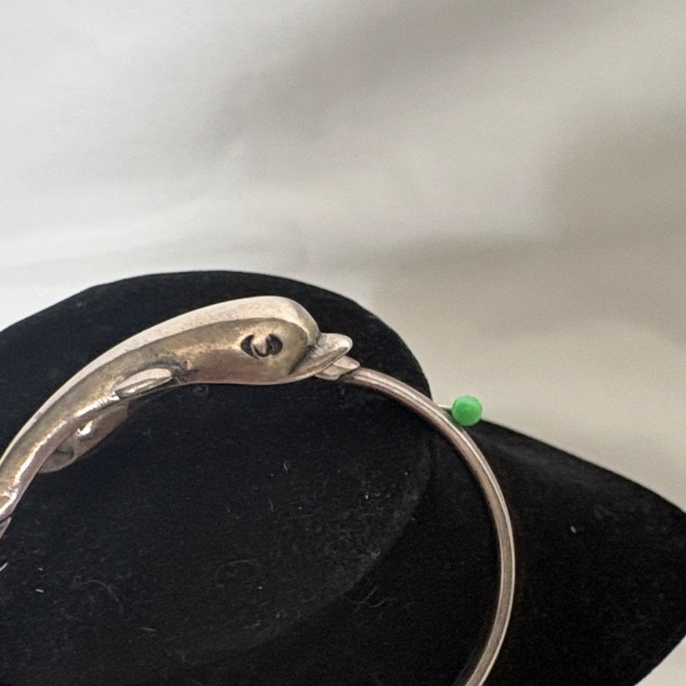 Source Unknown Silver Dolphin Open Cuff Bracelet with Green Accent Bead - Picture 2 of 6